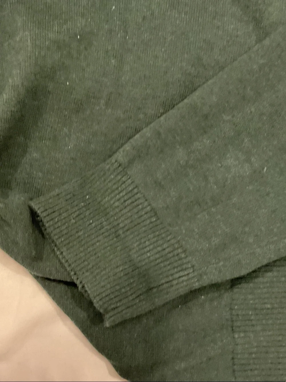 Jos. A. Bank Traveler V-Neck Sweater in Green